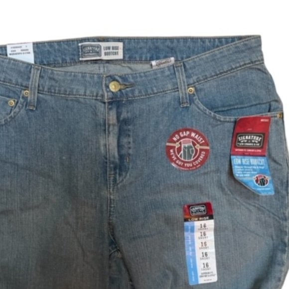 Levis Signature low rise boot cut - Picture 2 of 2